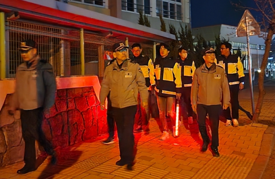자율방범대 합동순찰 사진 2.jpg