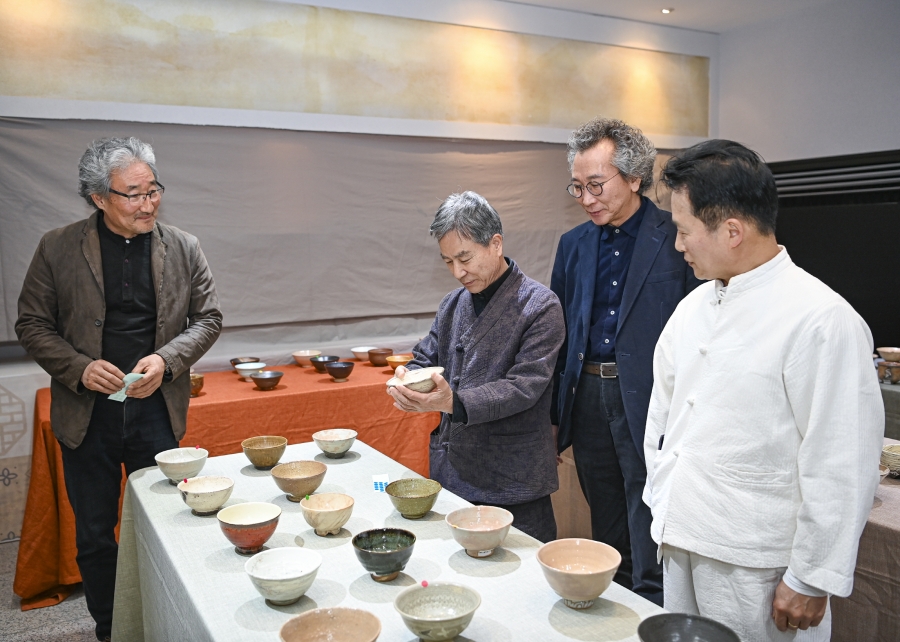 0325 실과소 사진자료1(제20회 전국찻사발공모대전 수장작 선정)-관광진흥과(2).jpg