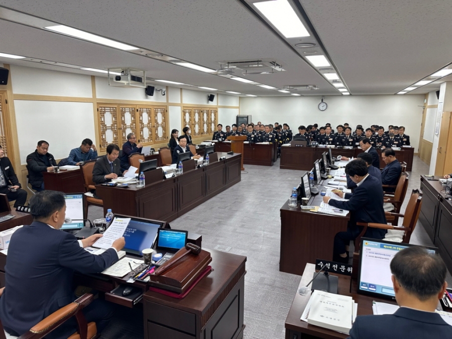 건설소방위원회_행정사무감사_사진.JPG