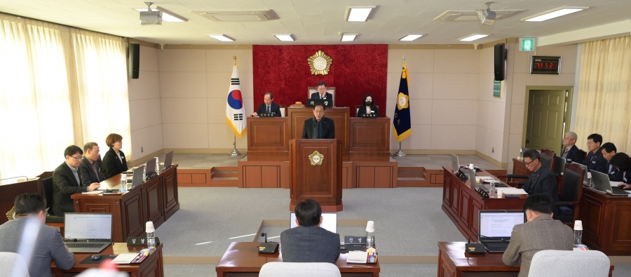 1204 실과소 사진자료 1(신현국 문경시장 시정연설, ‘경제·인구·미래를 위해 끝없이 정진\')-기획예산실 (2).jpg