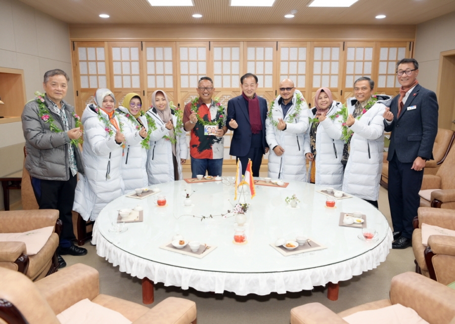 1206 실과소 추가 사진자료 1(문경시 - 인니 살라티가시와 교류확대 추진)-총무과 (1).jpg