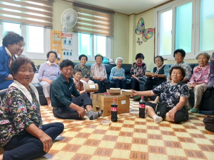 0814 문경시 사진자료(호계면 바르게살기운동위원회 말복맞이 통닭나눔 행사)-호계면3.jpg